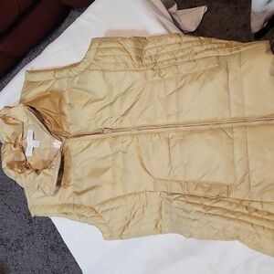 New York & Company womens Small tan puffer vest